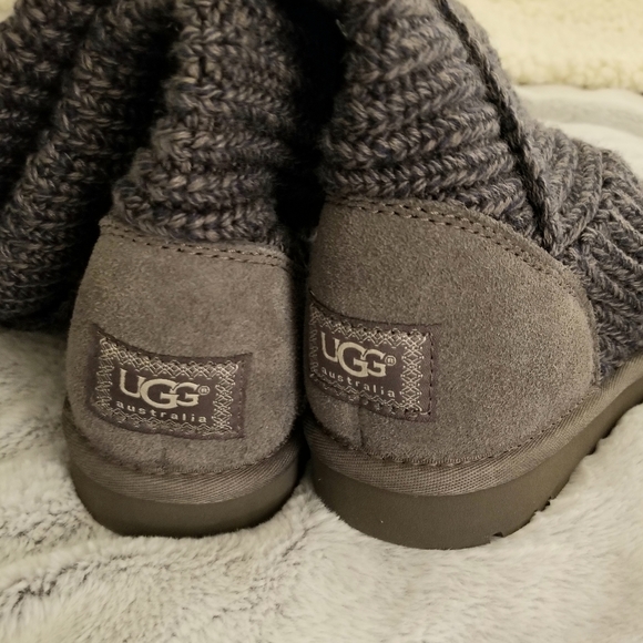 Ugg - Picture 4 of 7